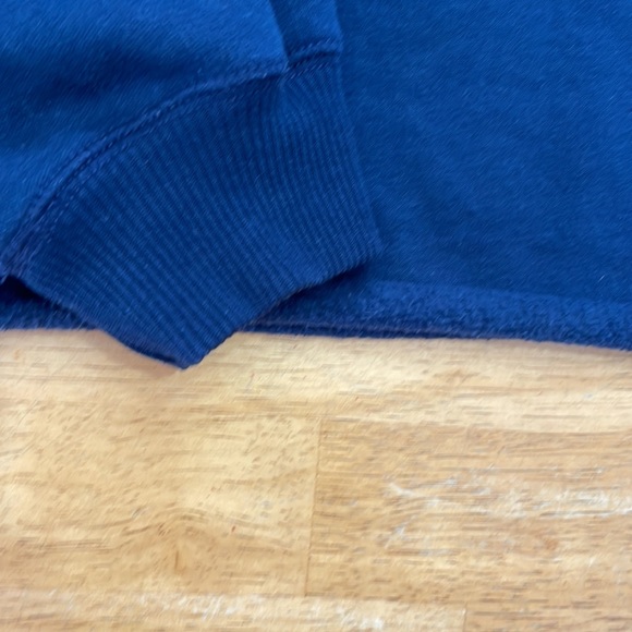 NEW CONDITION Hollister Semi Cropped Sweatshirt - Picture 9 of 9